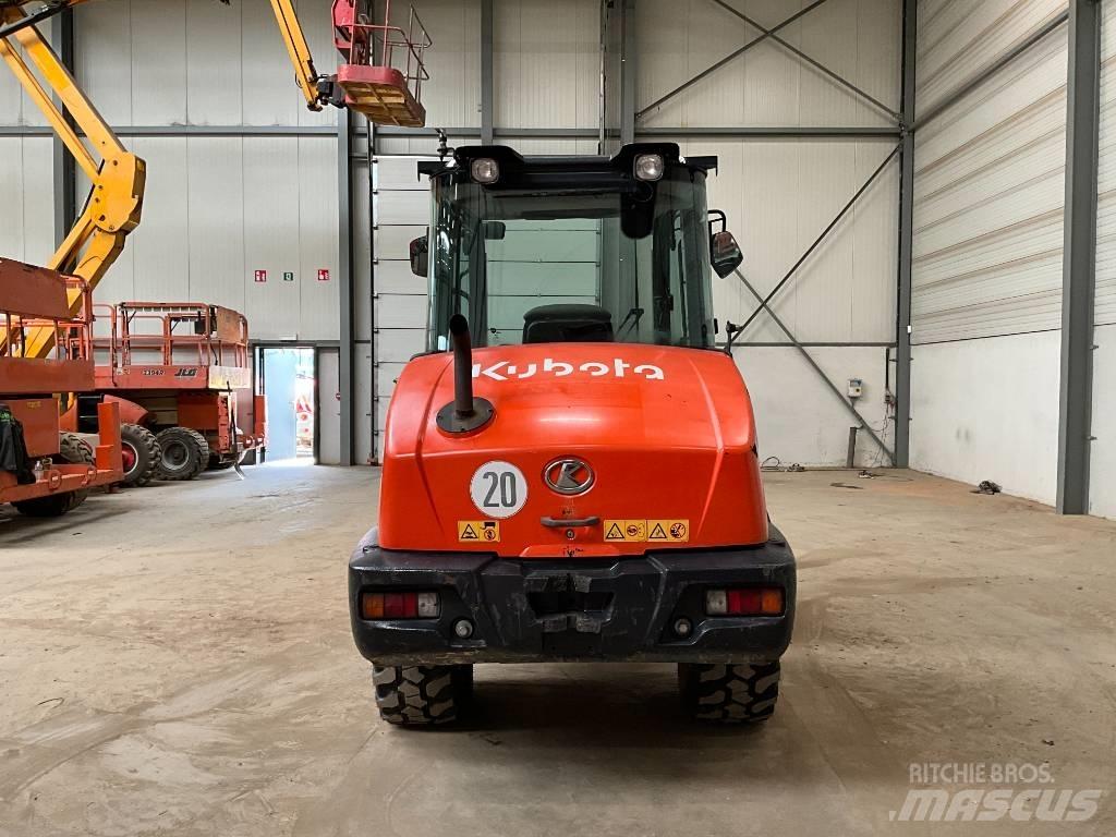 Kubota R 065  휠로우더