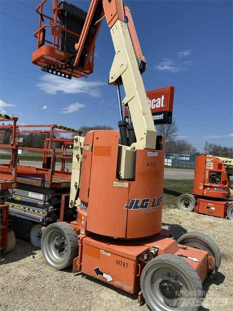JLG E300AJP 관절형 전동이동 리프트