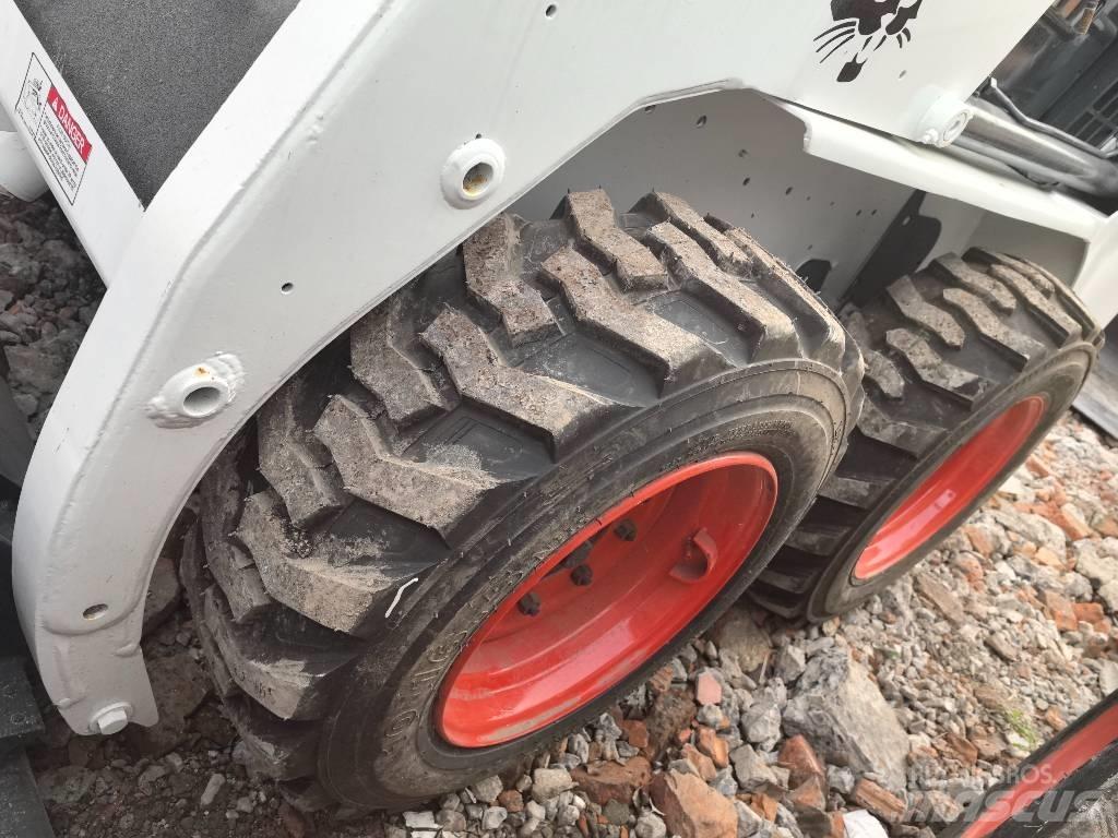 Bobcat S 130  스키드로더
