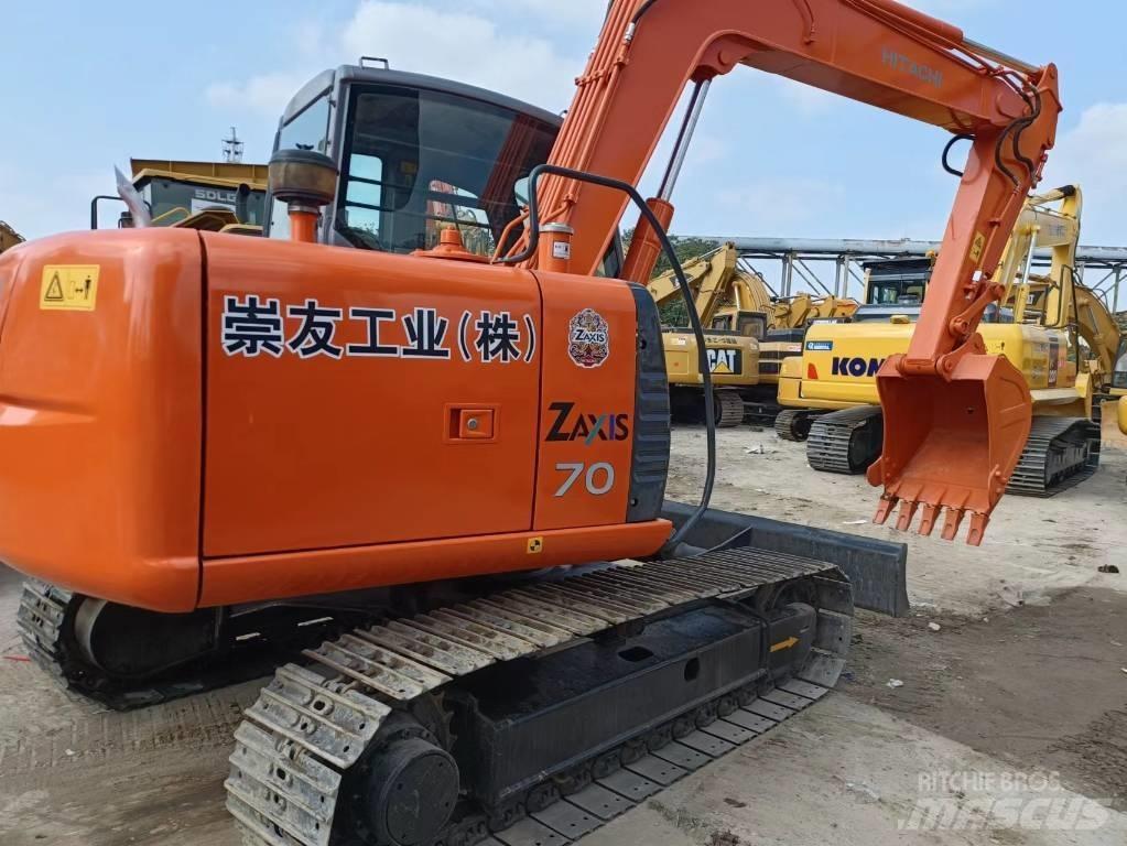 Hitachi ZX70 소형 굴삭기 7톤 미만