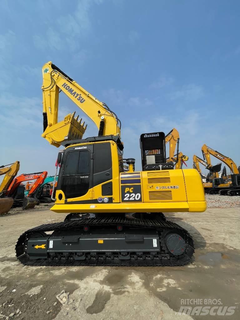 Komatsu PC 220 대형 굴삭기 29톤 이상