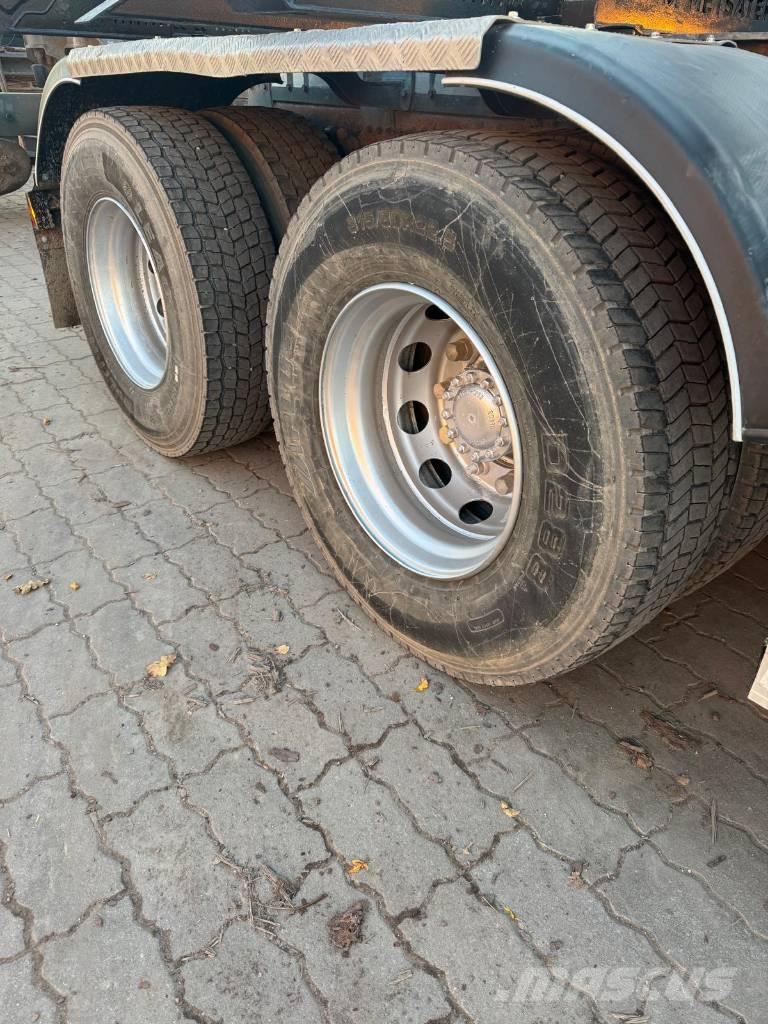 Volvo FH 650 목재 트럭