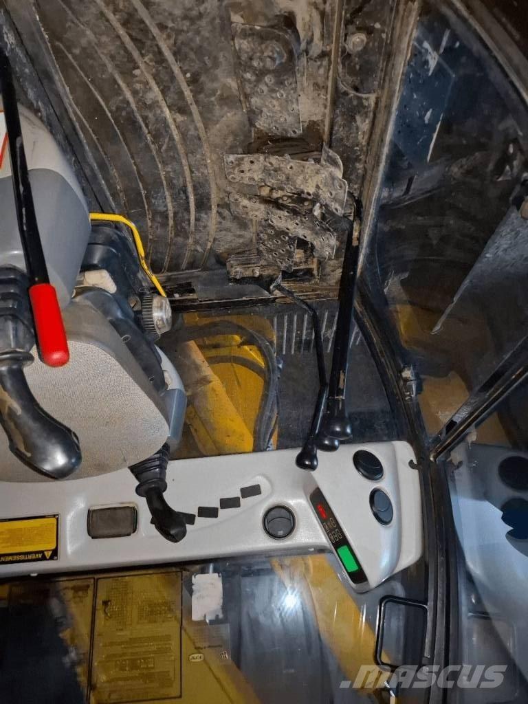 JCB JZ 70 중형굴삭기 7톤-28톤