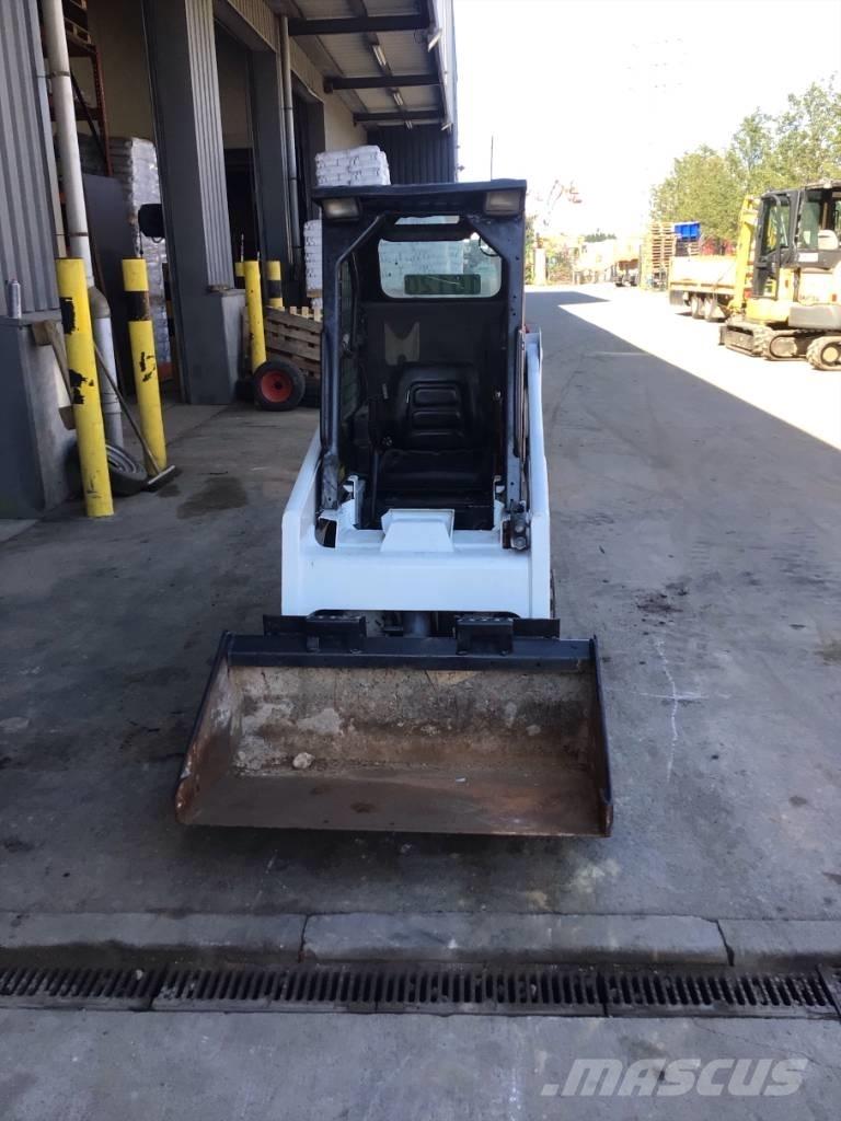 Bobcat S 70  스키드로더