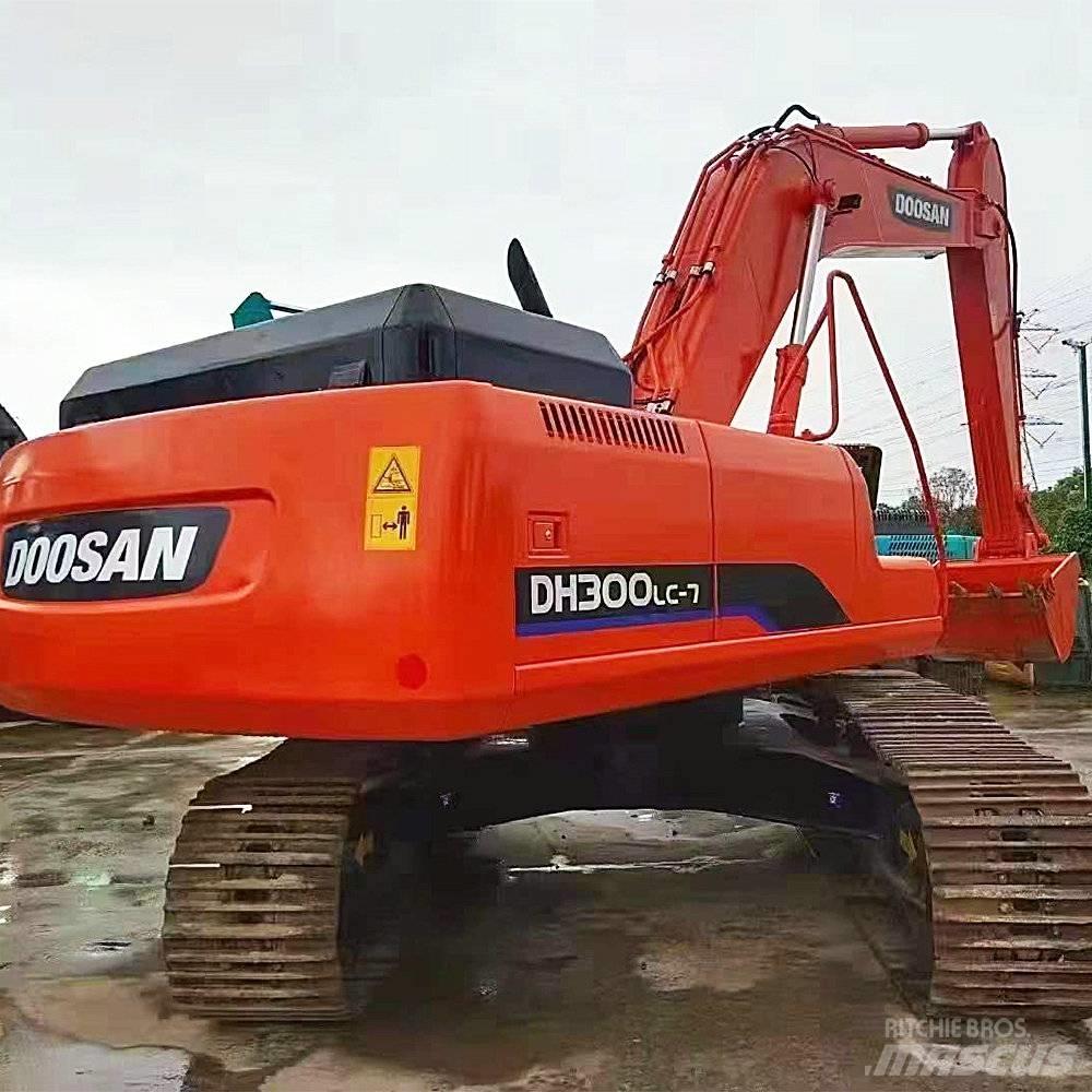 Doosan 300 대형 굴삭기 29톤 이상