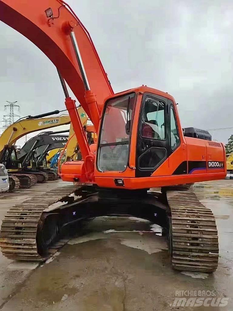 Doosan 300 대형 굴삭기 29톤 이상