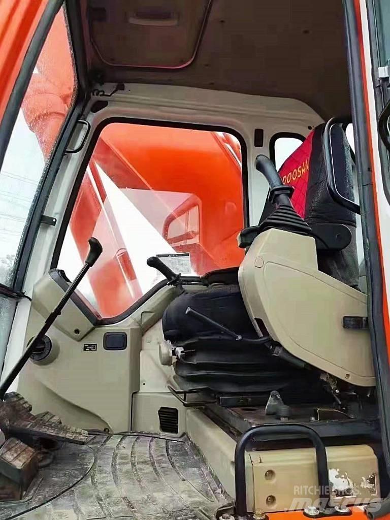 Doosan 300 대형 굴삭기 29톤 이상