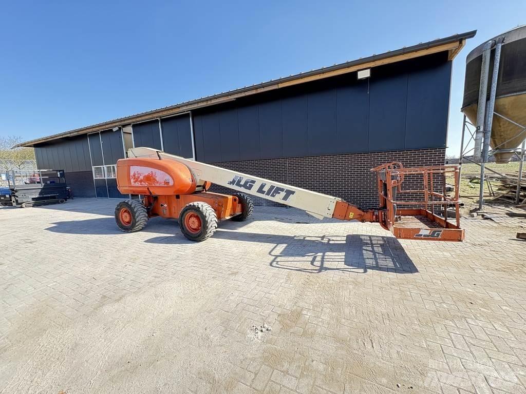 JLG 600s 견인식 전동이동 리프트