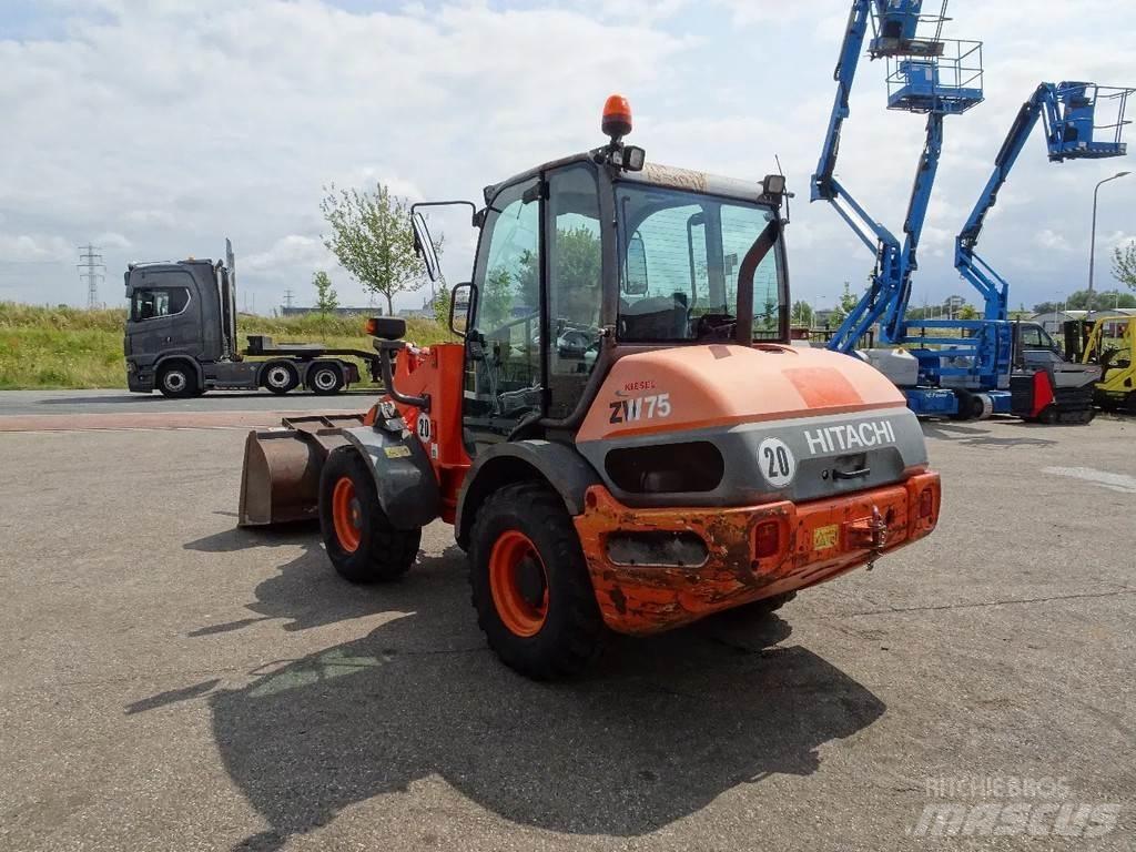 Hitachi ZW75 건설 장비 - 기타