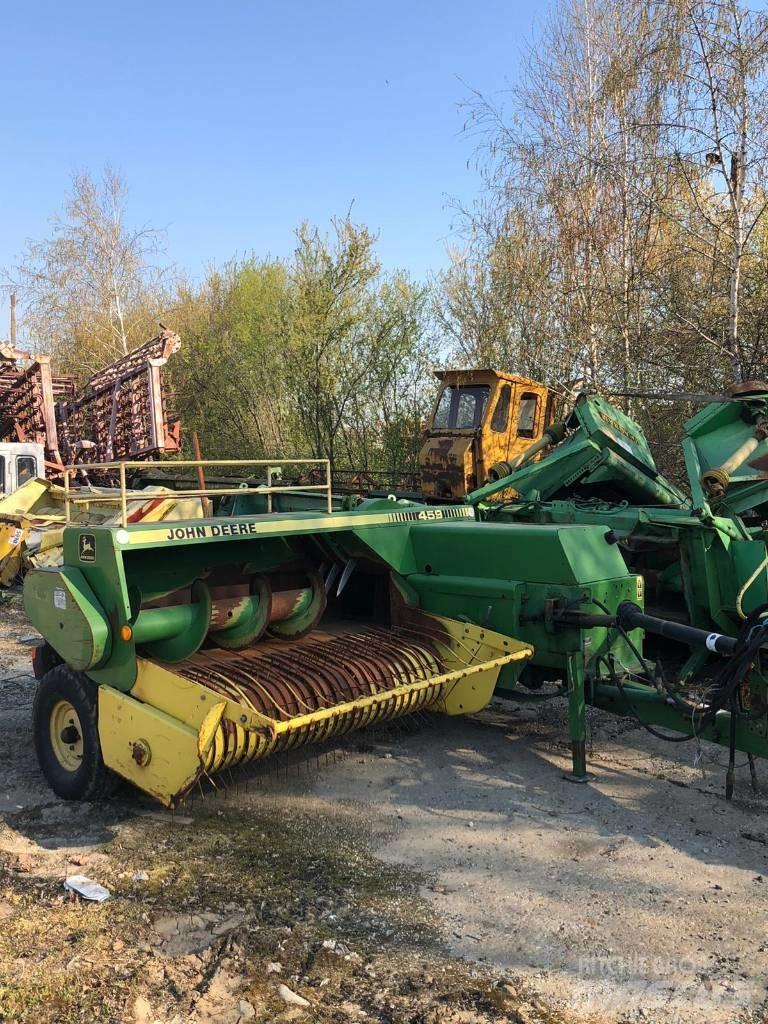 John Deere 459 각형 곤포기