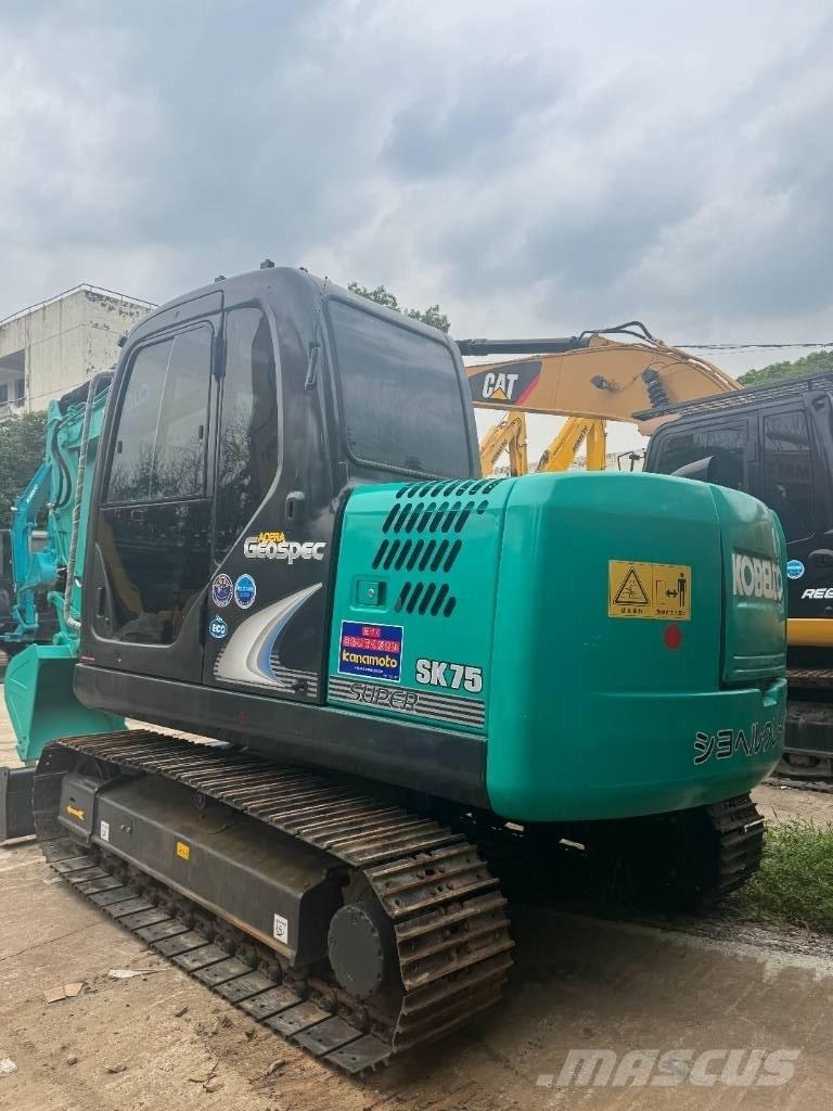 Kobelco SK 75 중형굴삭기 7톤-28톤