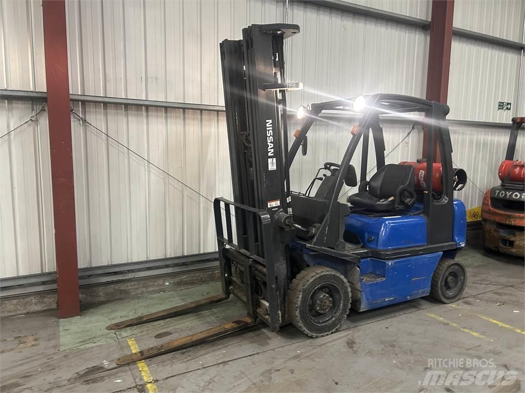 Nissan UD02A20PQ LPG 지게차