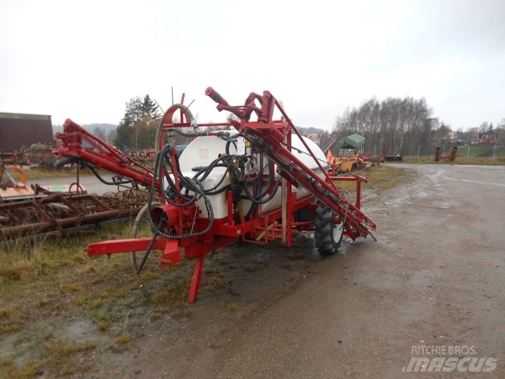 Lindus SPRUTA 2400L 견인형 분무기
