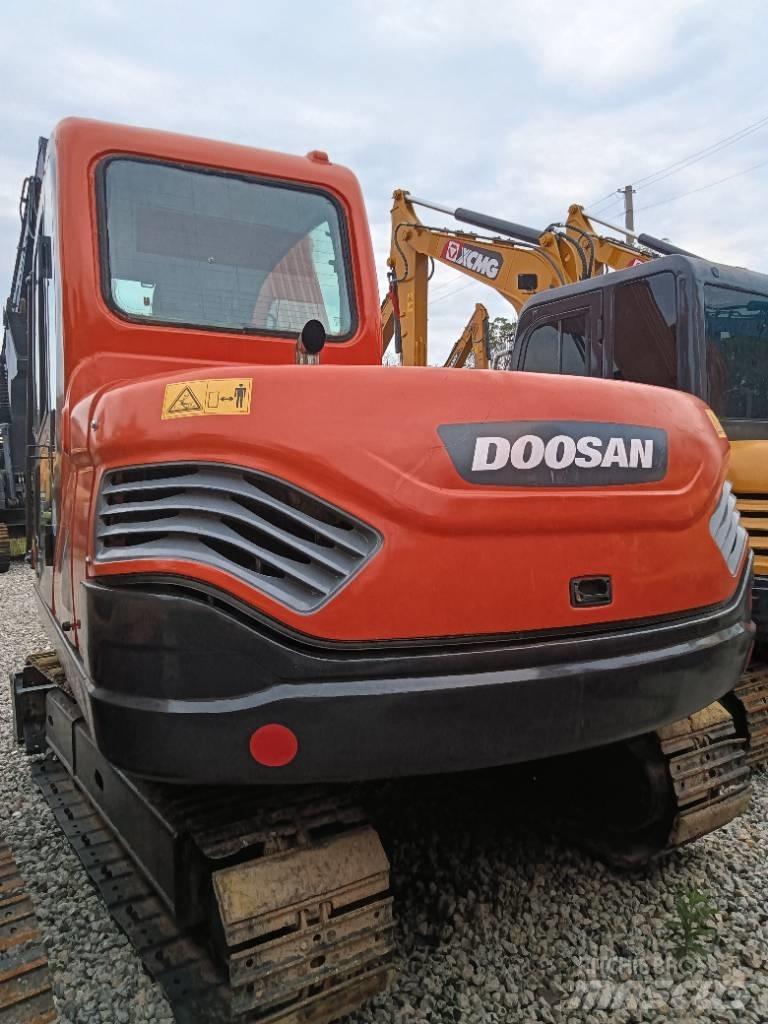 Doosan DX 75 소형 굴삭기 7톤 미만