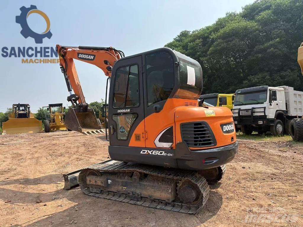 Doosan DX 60 소형 굴삭기 7톤 미만