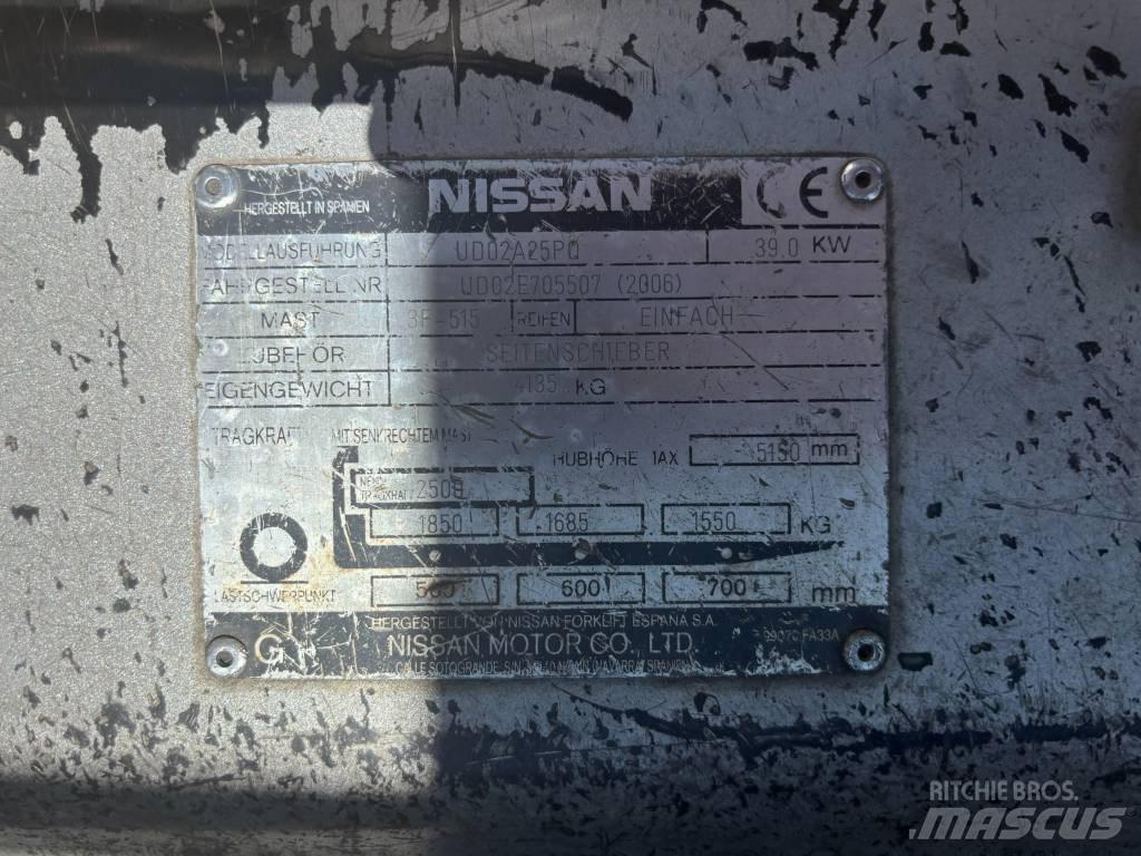 Nissan UD02A25PQ LPG 지게차