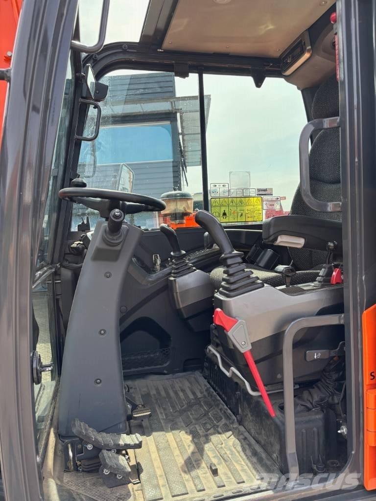 Doosan DX 57  휠 굴삭기