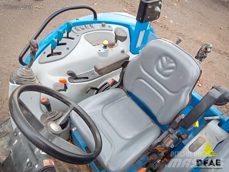 New Holland T 4.85 트랙터