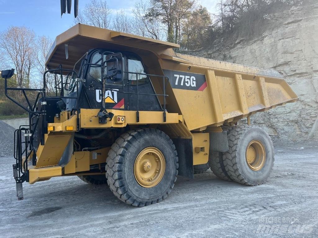 CAT 775 G 초대형 덤프 트럭