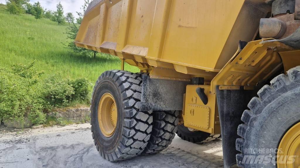 CAT 775 G 초대형 덤프 트럭