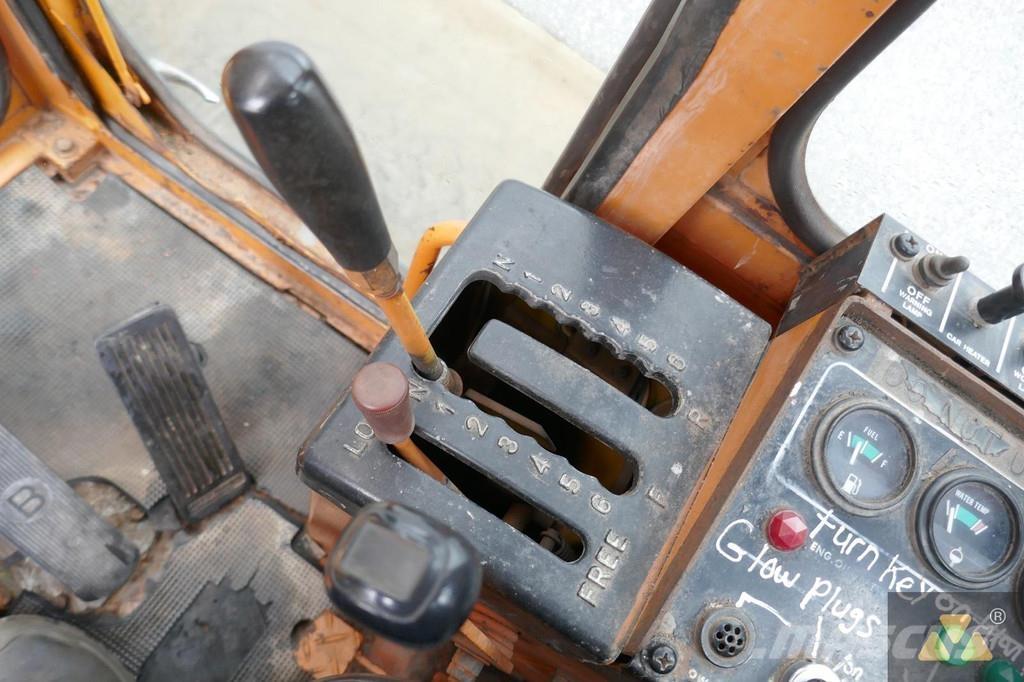 Mitsubishi MG300 그레이더