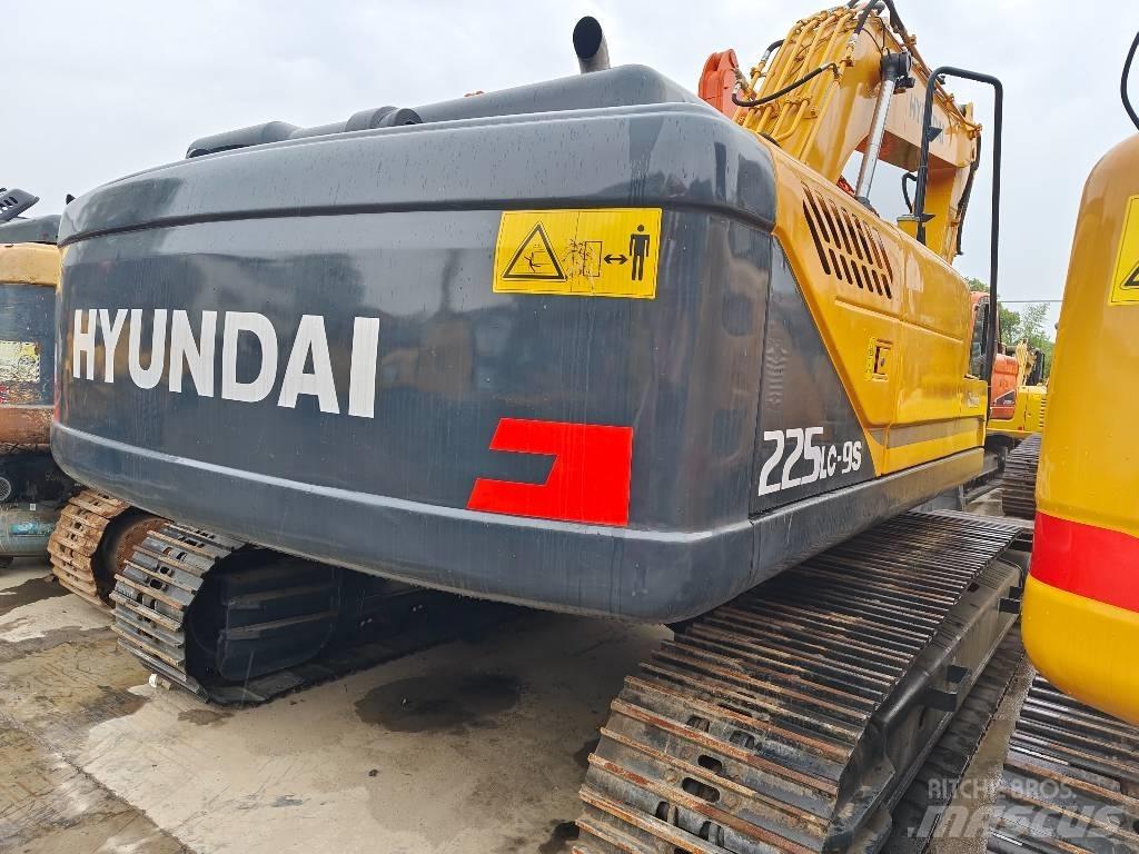 Hyundai R225LC-9S 대형 굴삭기 29톤 이상