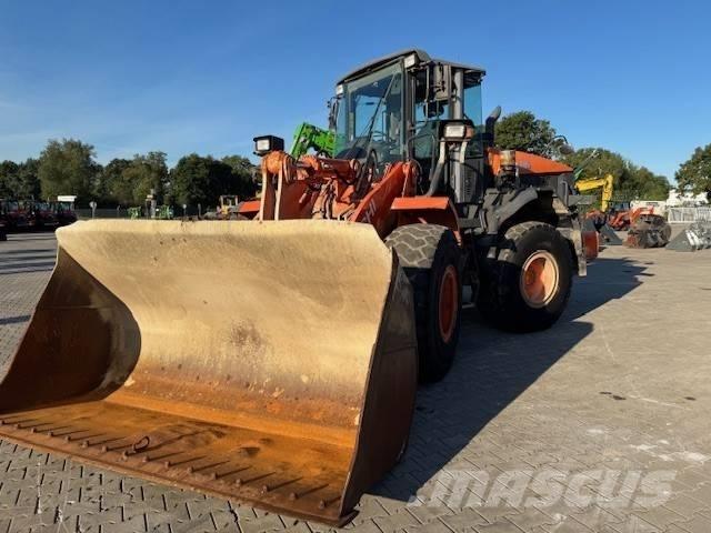 Hitachi ZW 180  휠로우더