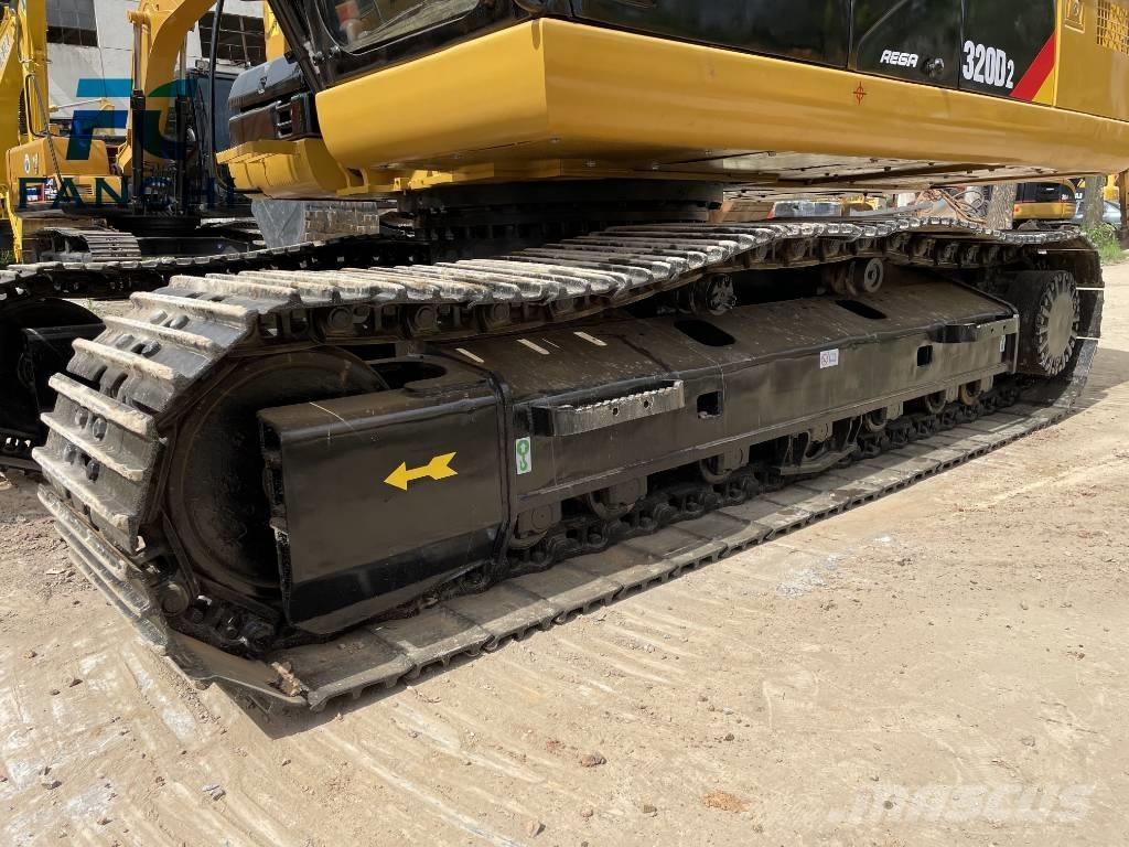 CAT 320 D2 대형 굴삭기 29톤 이상