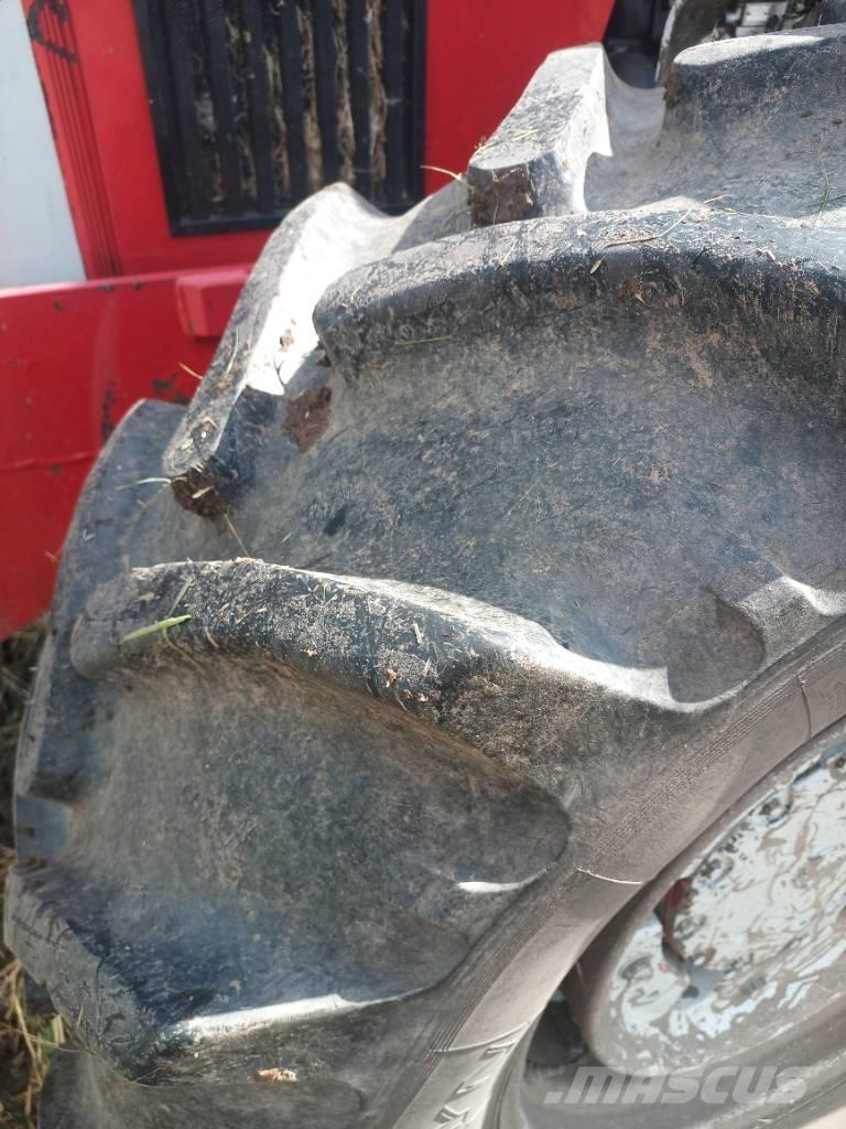 Massey Ferguson 2725 트랙터