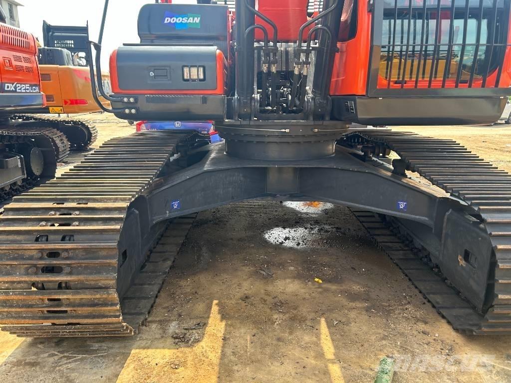 Doosan DX 225 LC 대형 굴삭기 29톤 이상