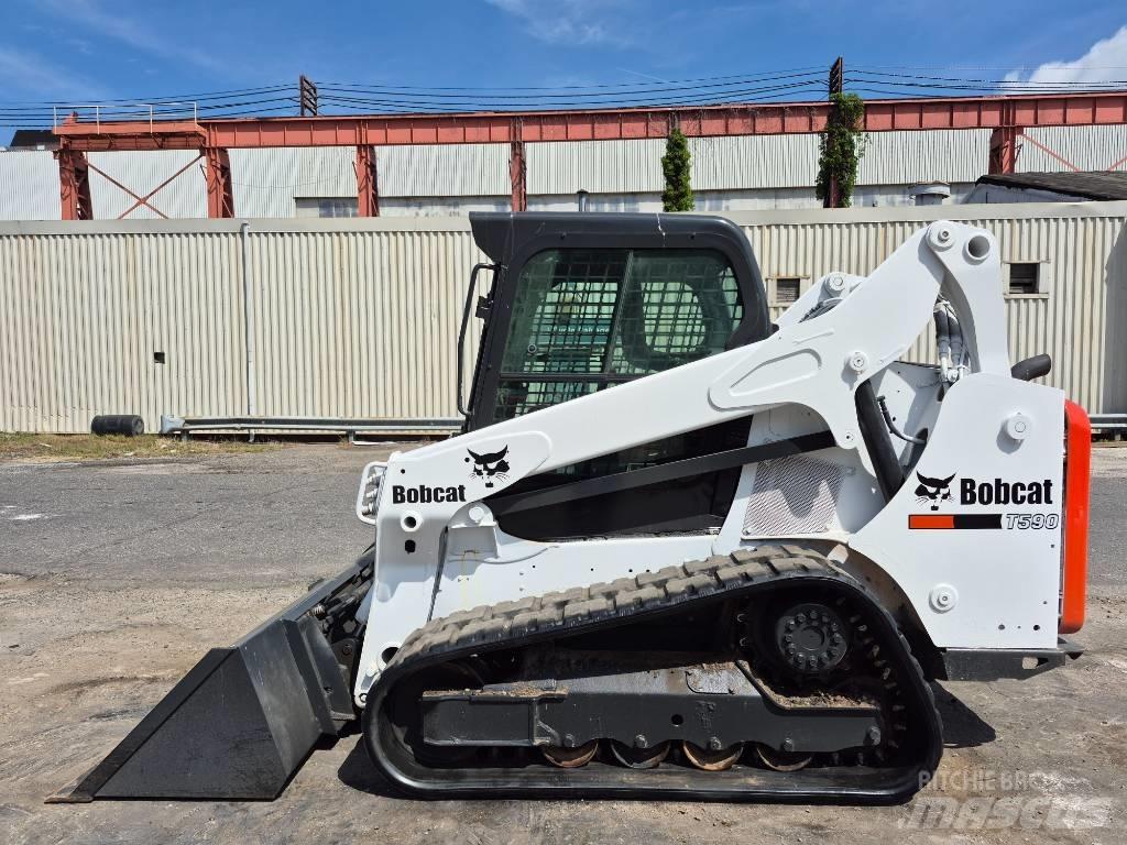 Bobcat T 590  스키드로더
