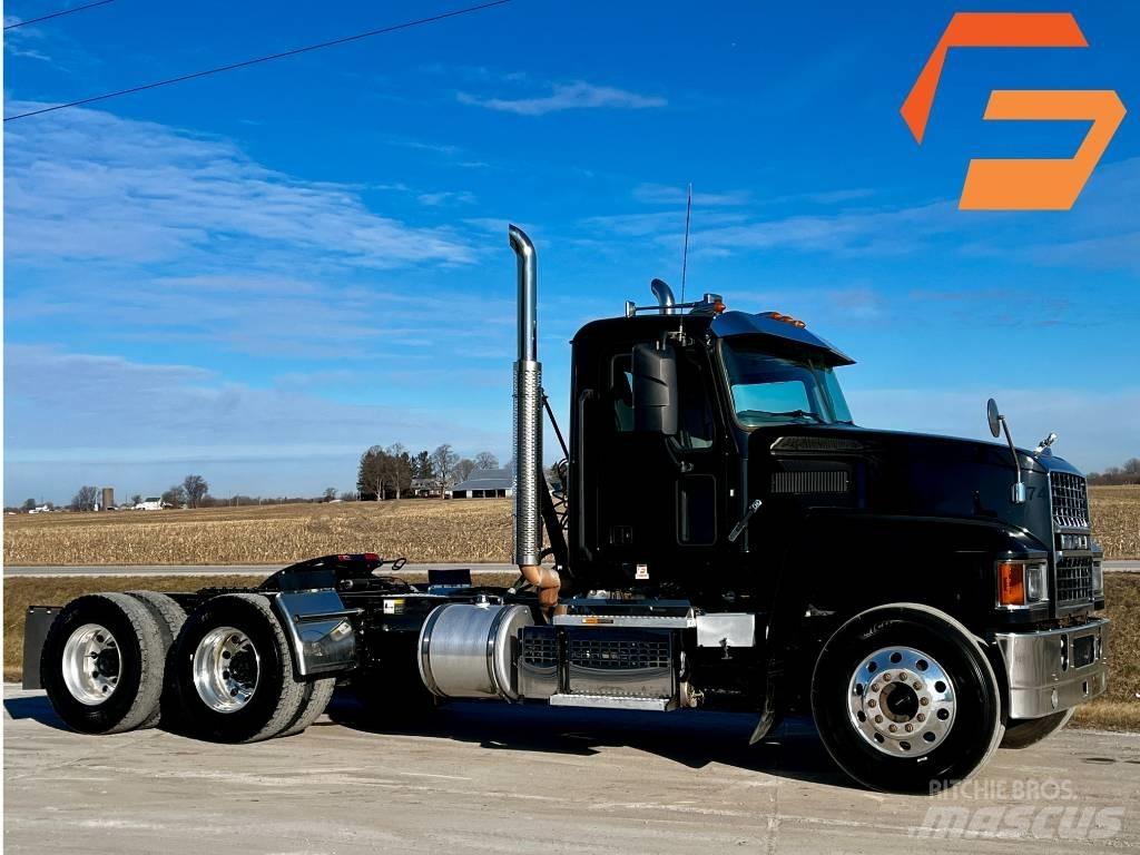 Mack Pinnacle 트랙터 유닛