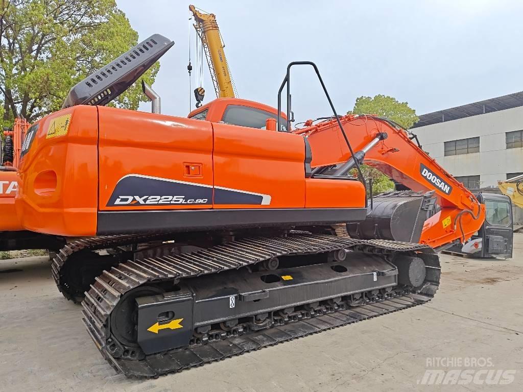 Doosan DX 225 LC-9 대형 굴삭기 29톤 이상