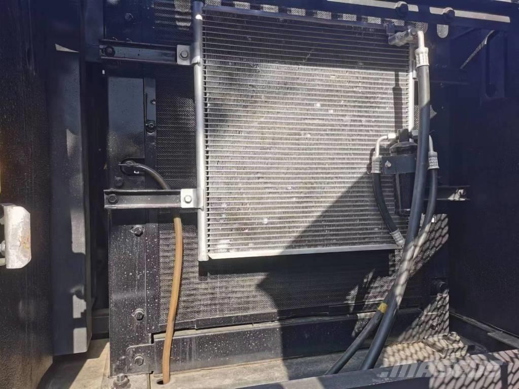 Volvo EC 210 B LC 대형 굴삭기 29톤 이상