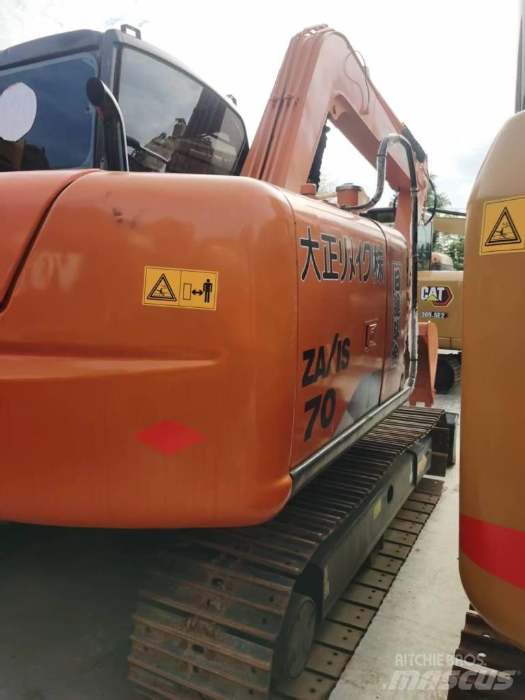 Hitachi ZX 70 중형굴삭기 7톤-28톤