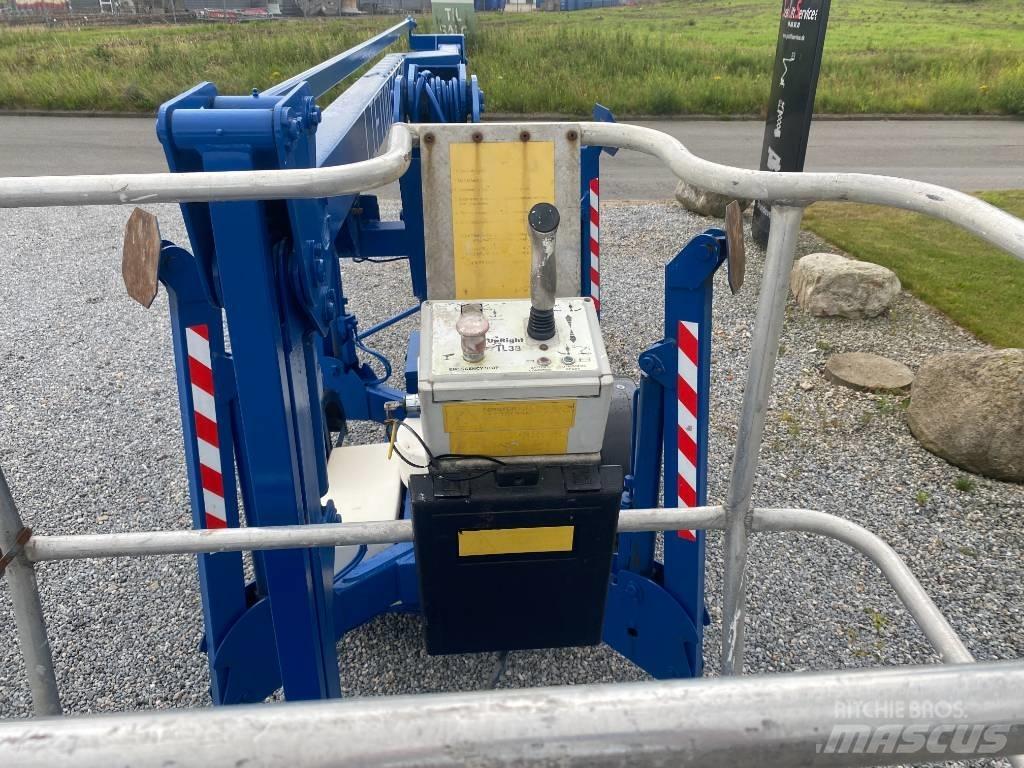 UpRight TL38 트레일러 탑재 고소작업대