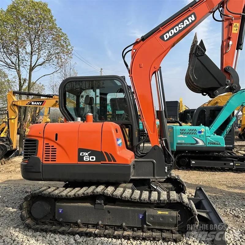 Doosan DX 60 대형 굴삭기 29톤 이상