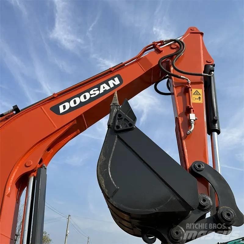 Doosan DX 60 대형 굴삭기 29톤 이상