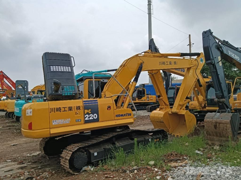 Komatsu PC 220-8 대형 굴삭기 29톤 이상