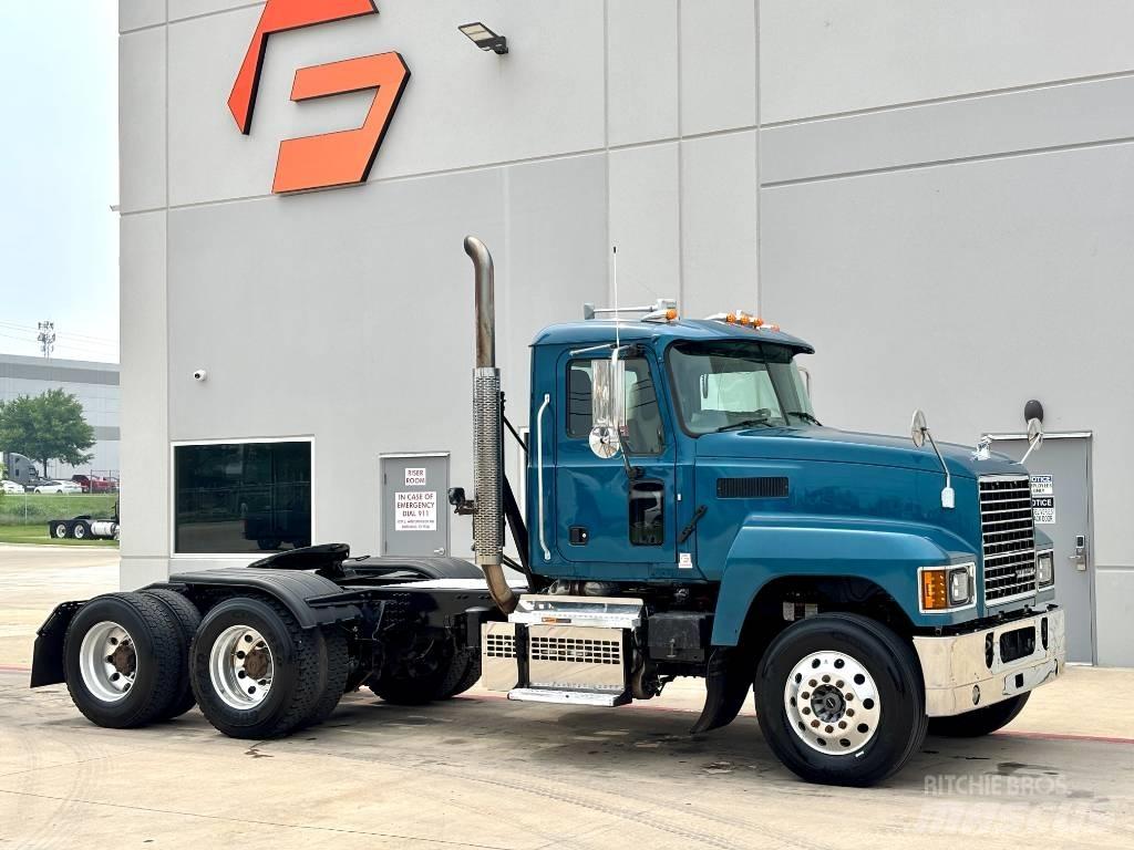 Mack Pinnacle 트랙터 유닛