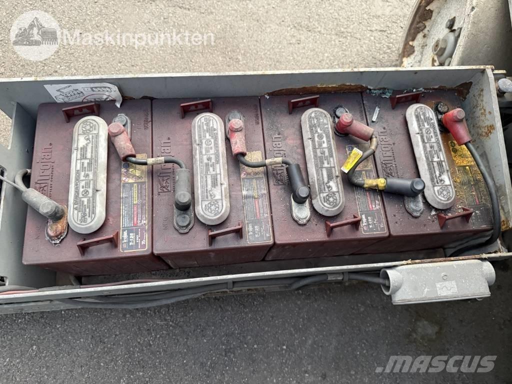 SkyJack SJ III 4626 가위형 리프트