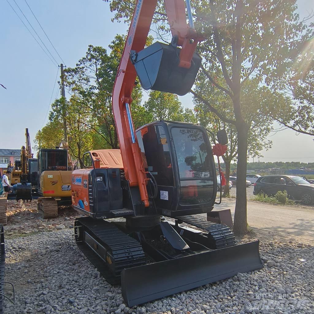 Hitachi ZX 70 소형 굴삭기 7톤 미만