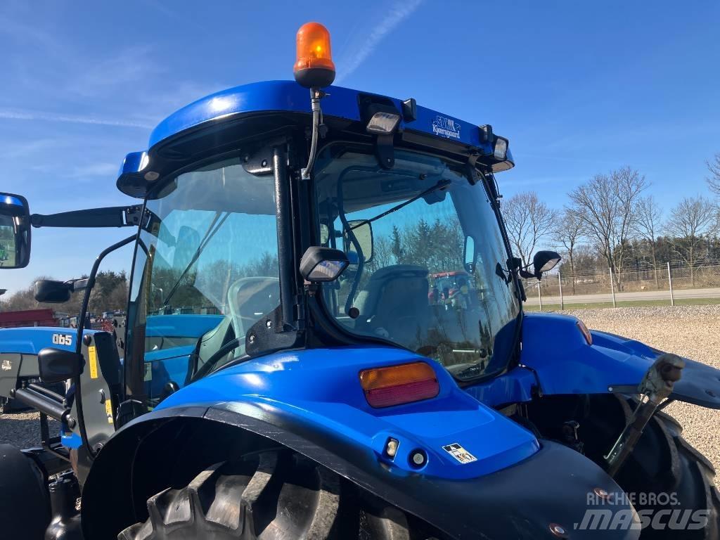 New Holland TS 115 A 트랙터