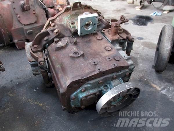 ZF S4-90 기어박스