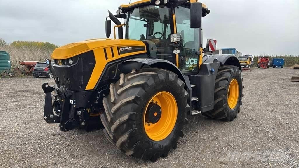 JCB Fastrac 4220 트랙터
