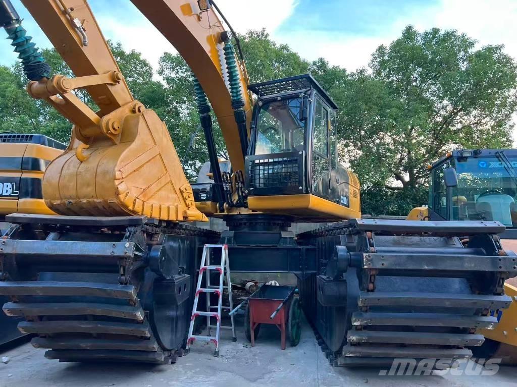 CAT 320D2 수륙양용 굴삭기