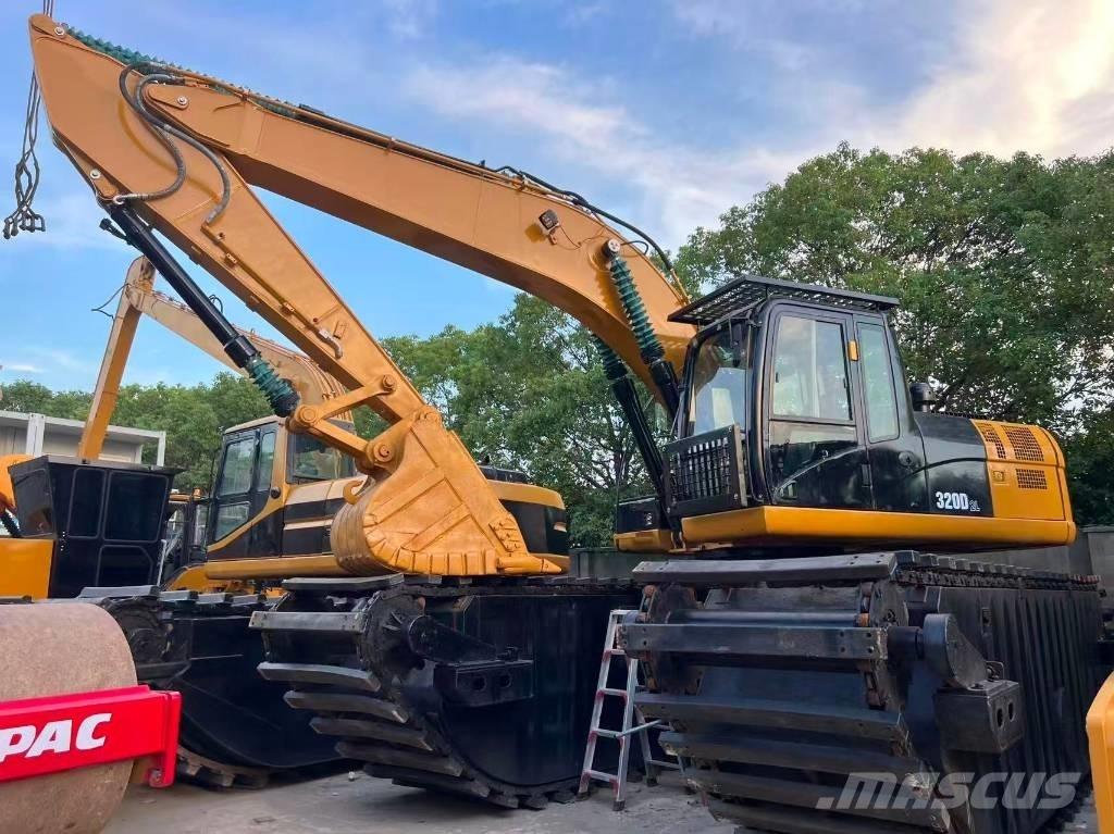 CAT 320D2 수륙양용 굴삭기