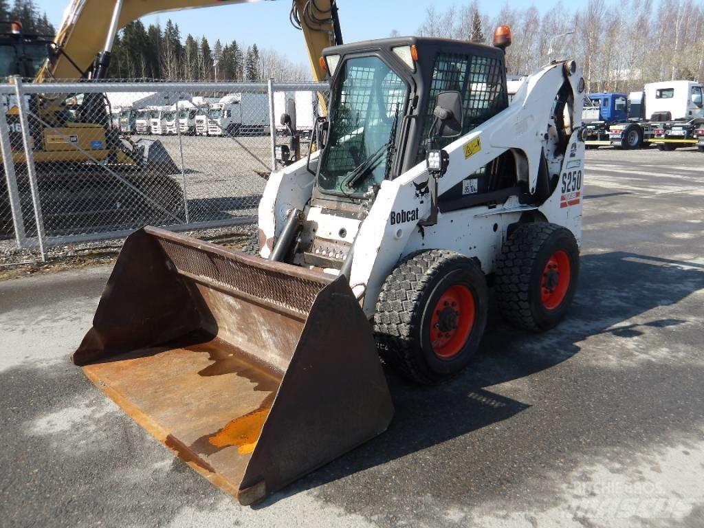 Bobcat S250  스키드로더