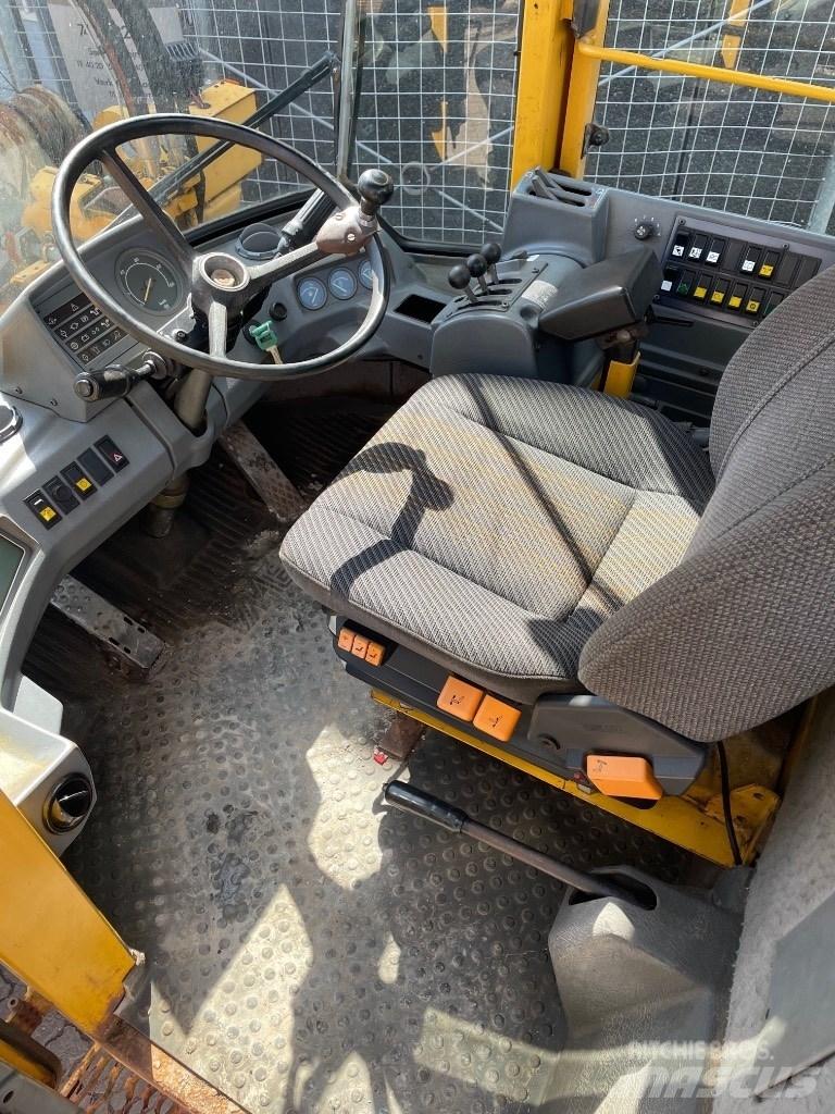 Volvo L120B  휠로우더