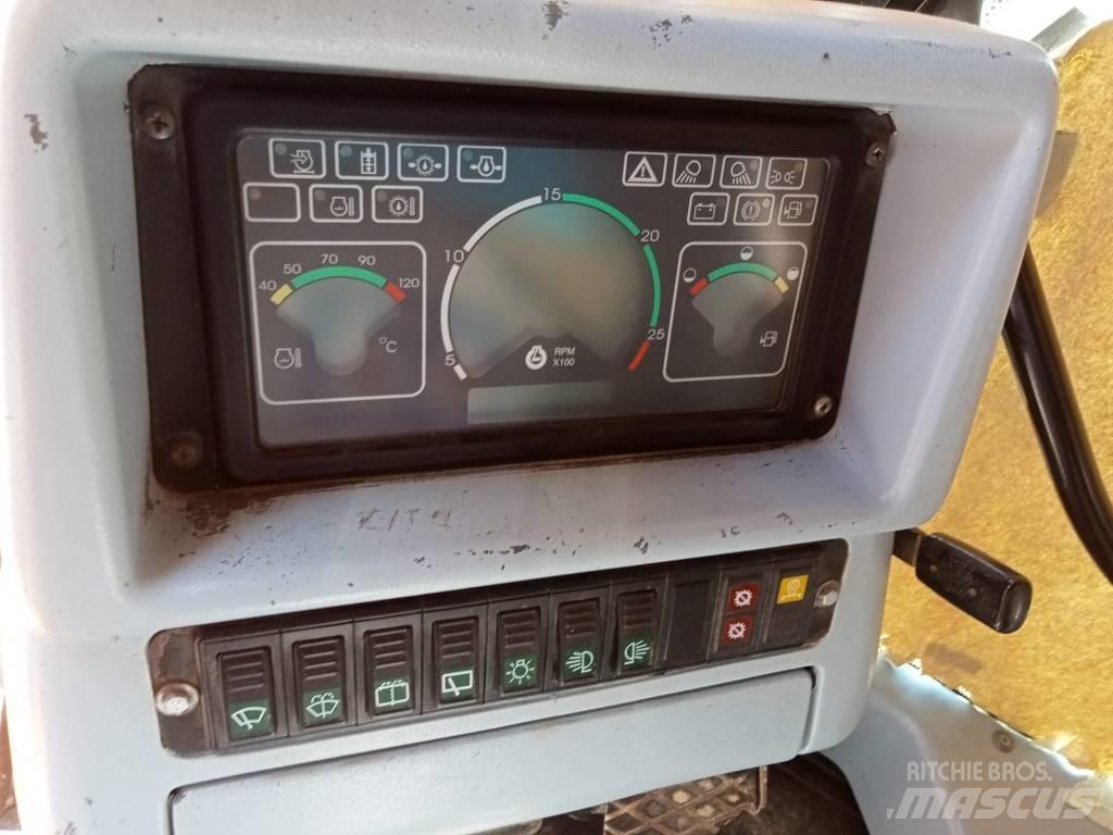 Fiat-Hitachi D 180 크롤러 도저